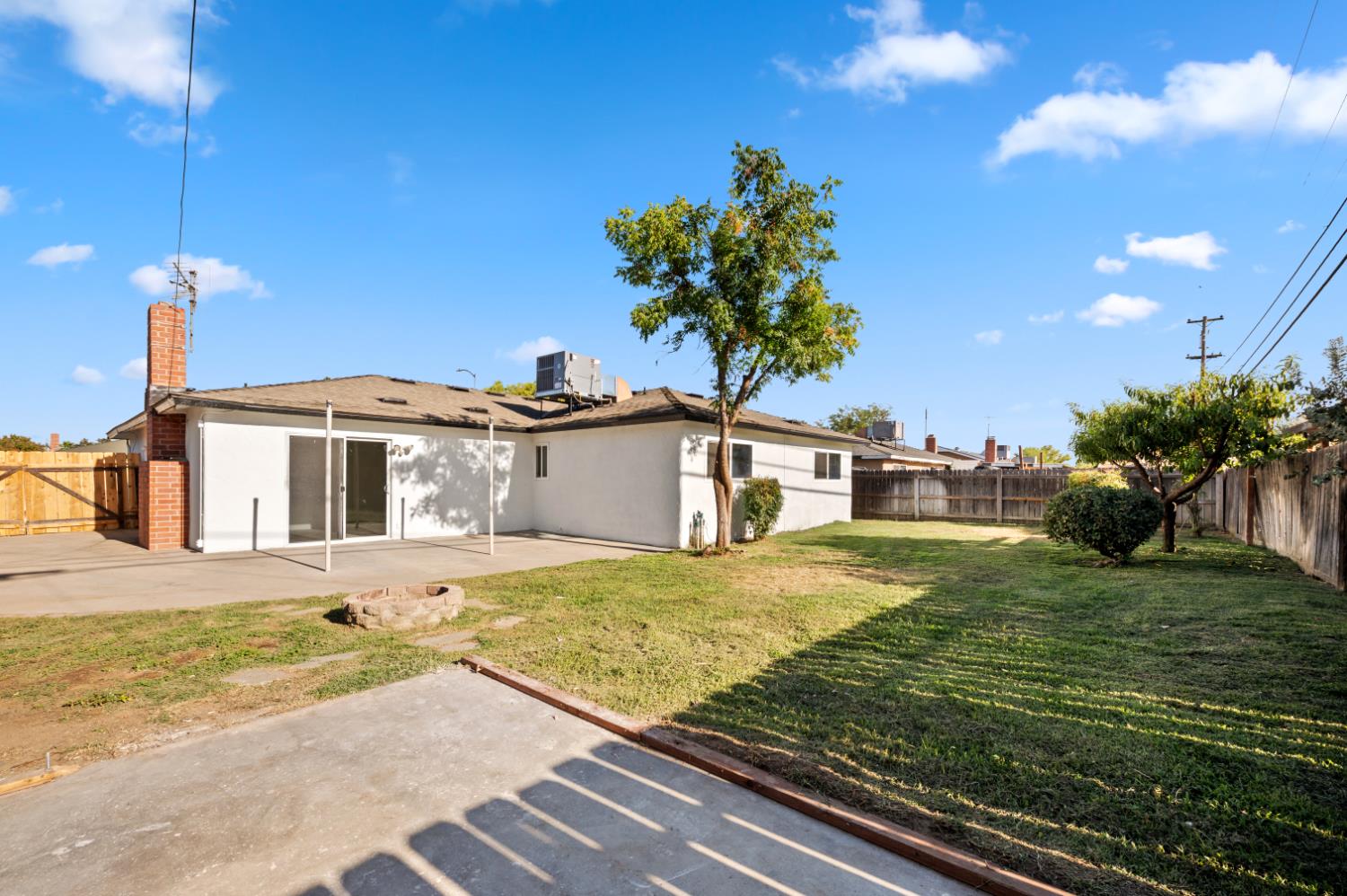 3298 Claremont Ave, Clovis, CA 93611