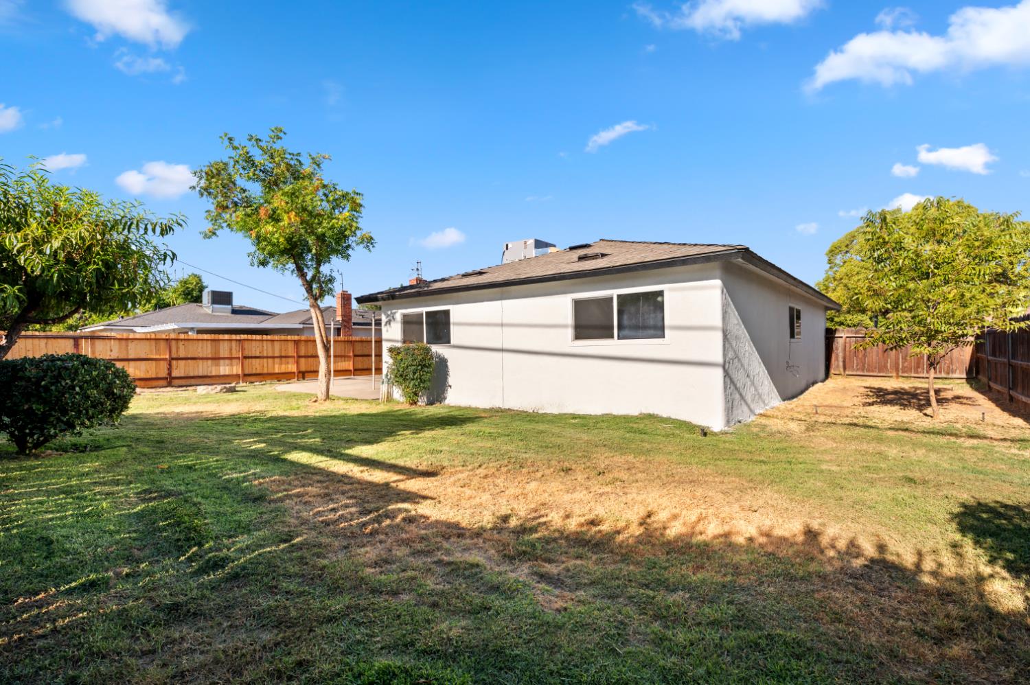 3298 Claremont Ave, Clovis, CA 93611