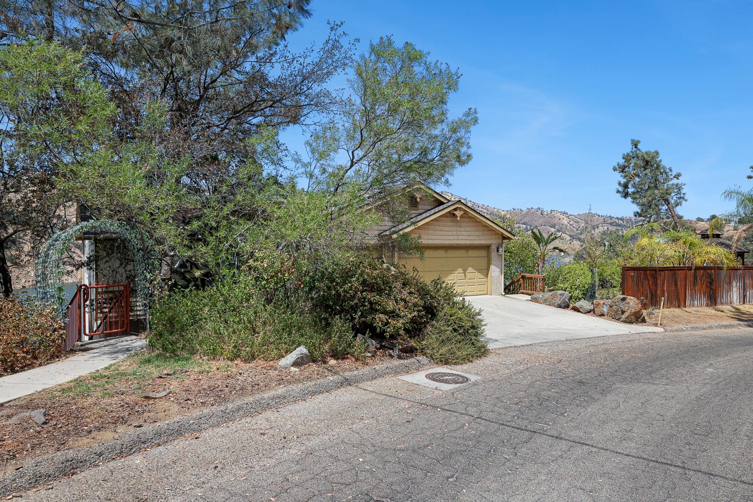 27427 Sky Harbour Rd, Friant, CA 93626