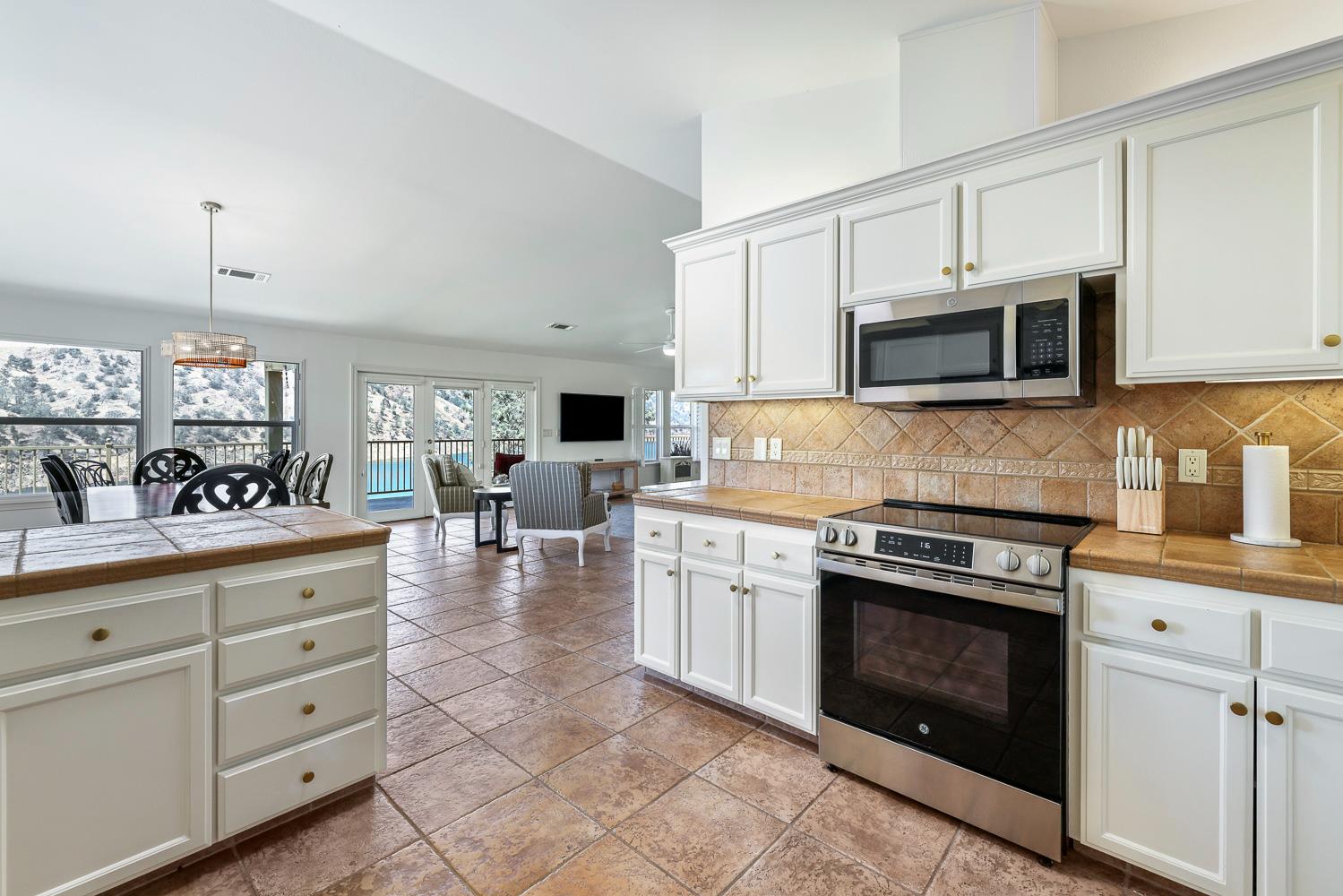 27427 Sky Harbour Rd, Friant, CA 93626
