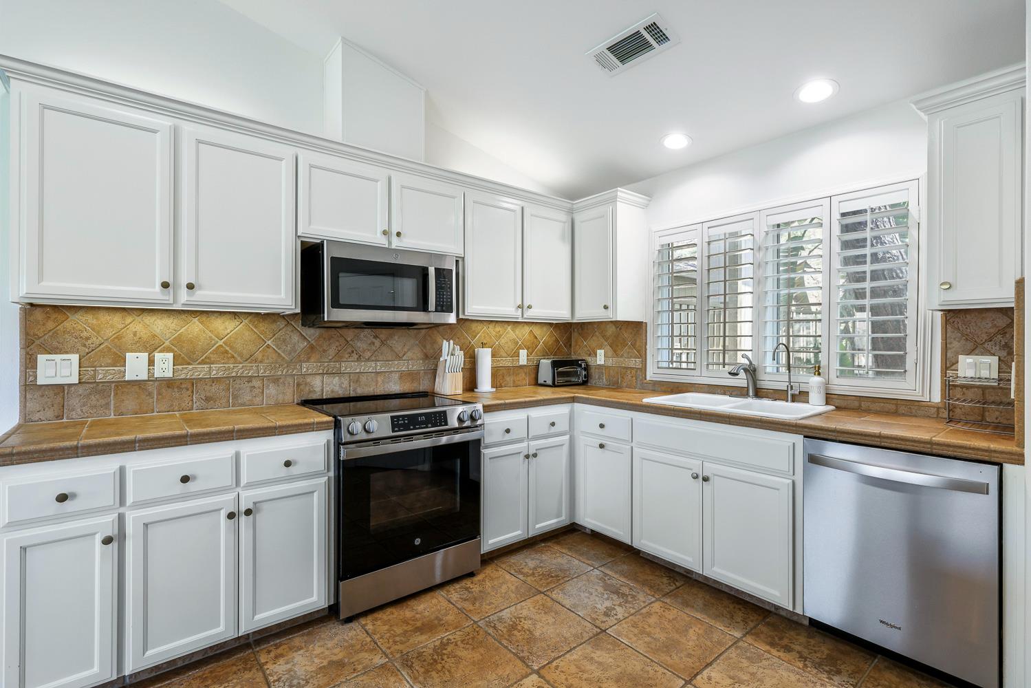 27427 Sky Harbour Rd, Friant, CA 93626