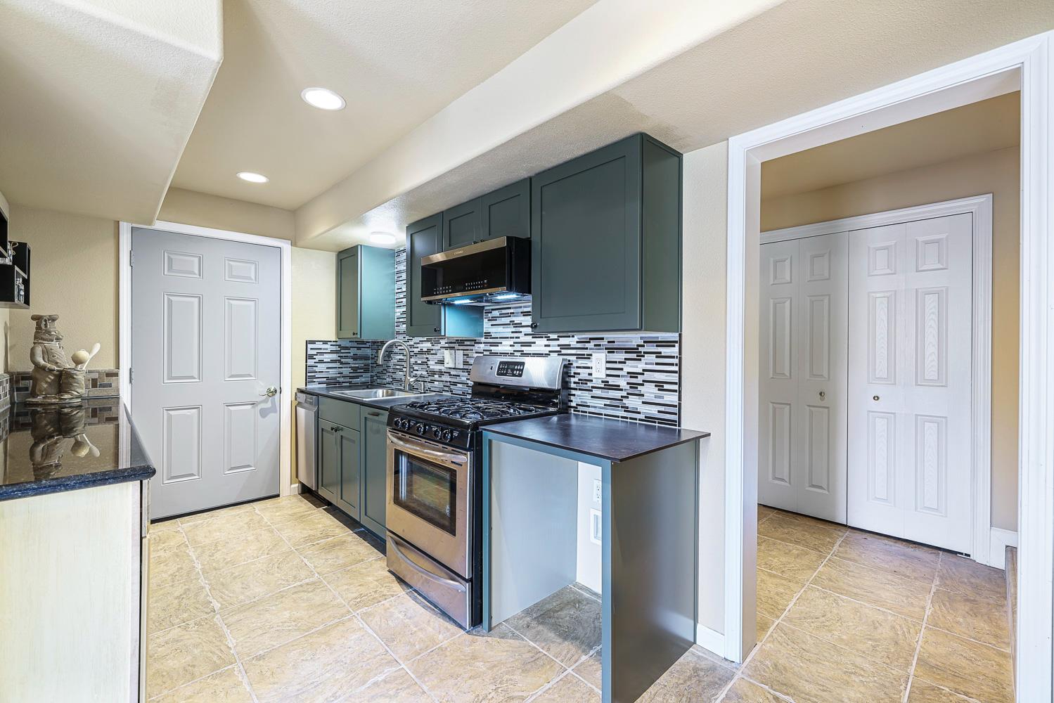27427 Sky Harbour Rd, Friant, CA 93626