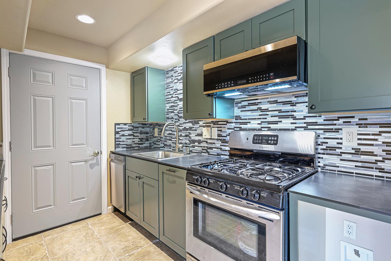27427 Sky Harbour Rd, Friant, CA 93626