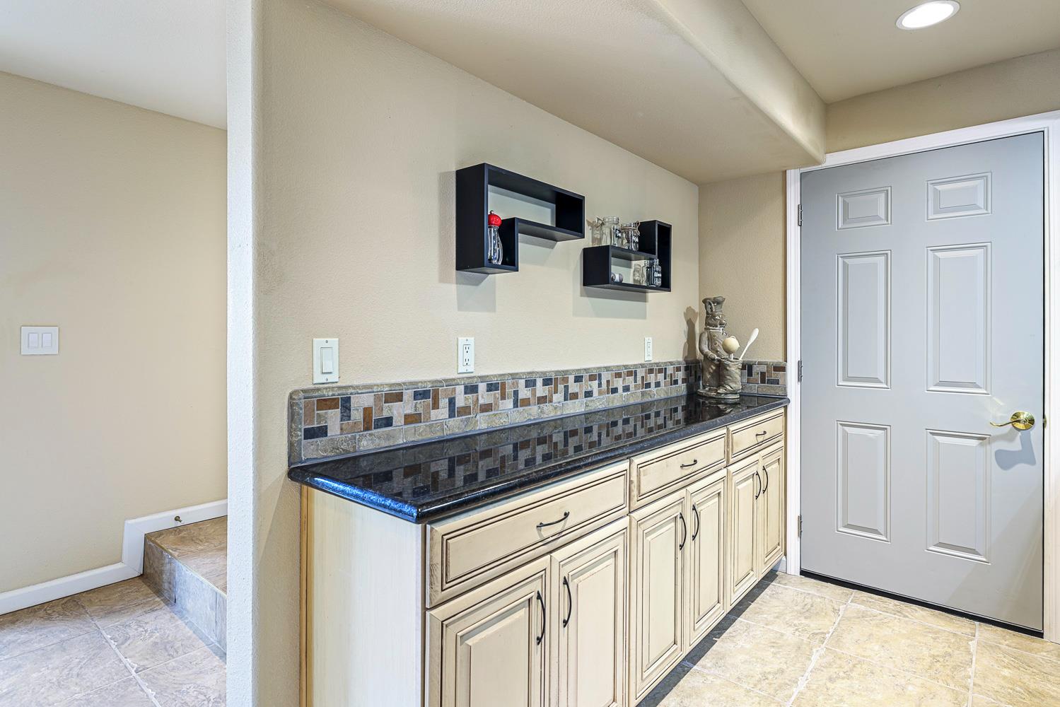 27427 Sky Harbour Rd, Friant, CA 93626