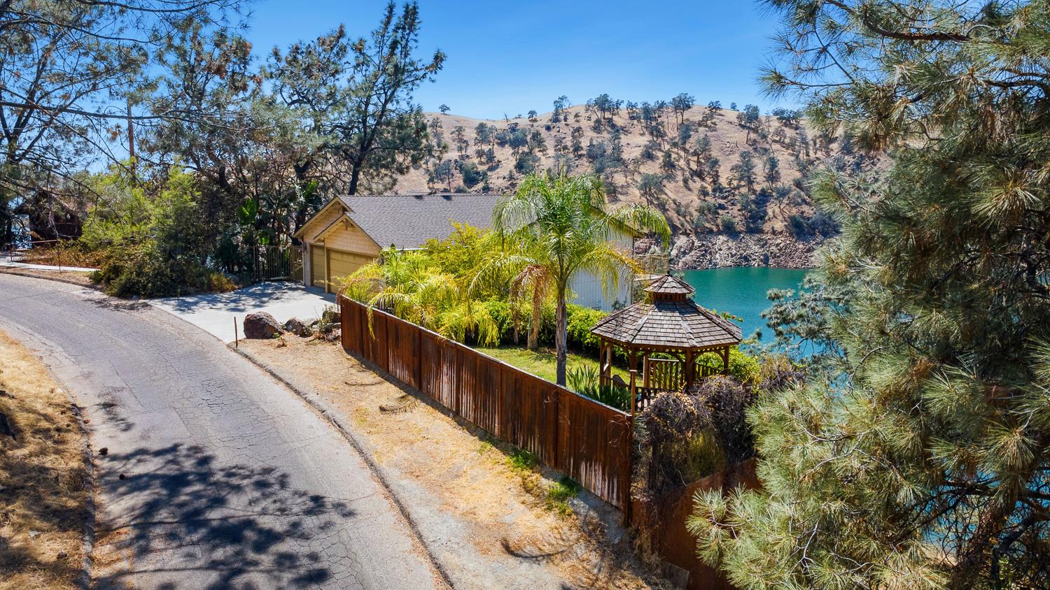 27427 Sky Harbour Rd, Friant, CA 93626