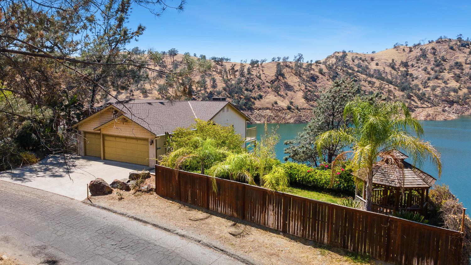 27427 Sky Harbour Rd, Friant, CA 93626