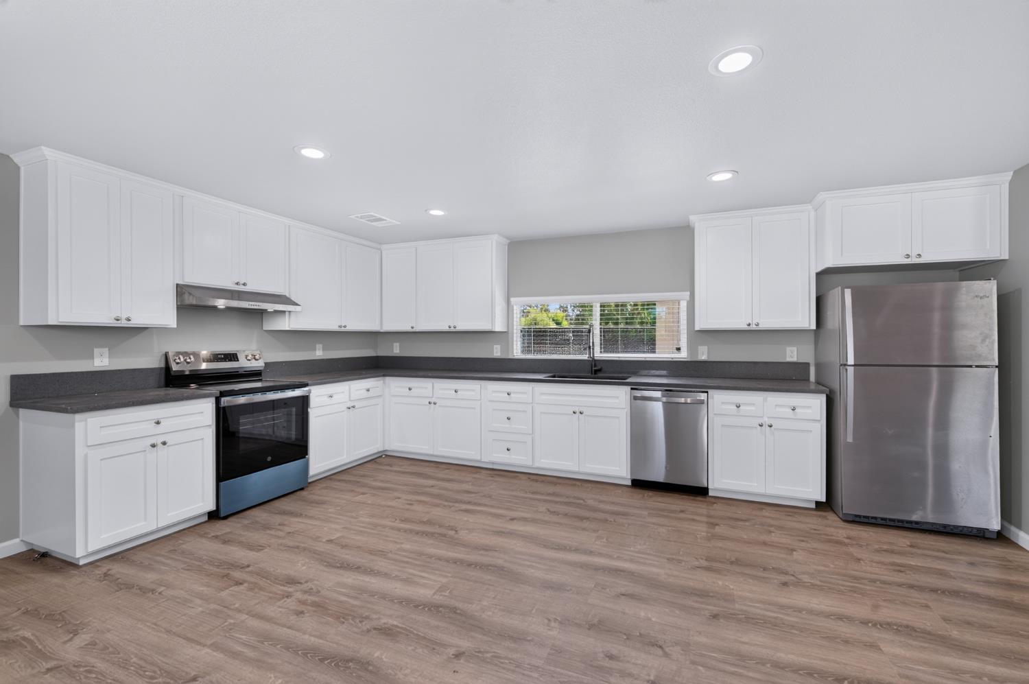 4832 N Fruit Ave, Fresno, CA 93705