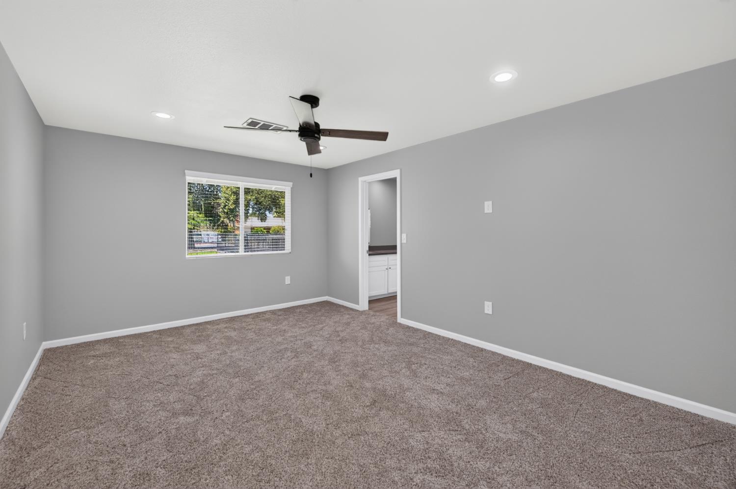4832 N Fruit Ave, Fresno, CA 93705