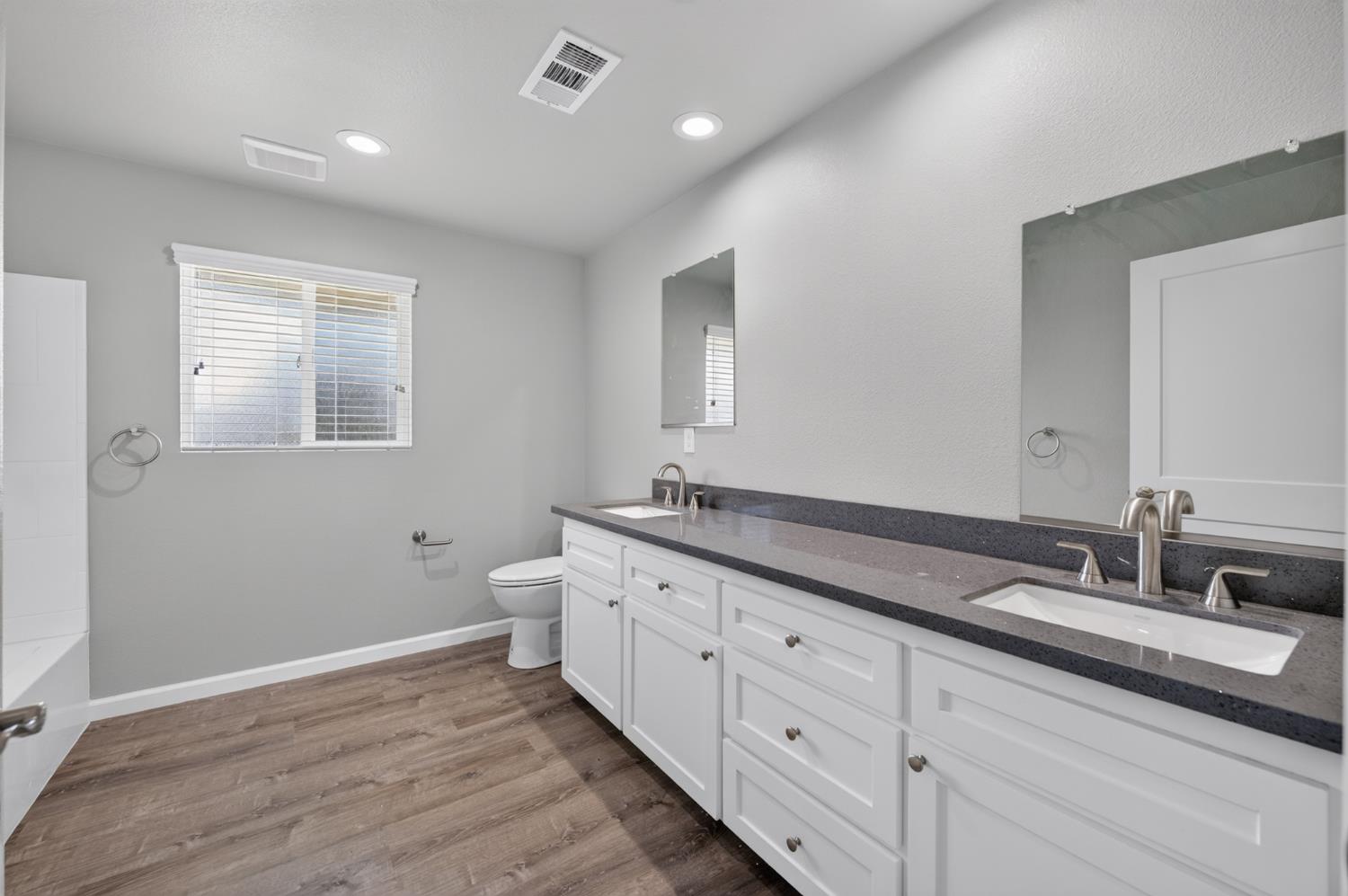 4832 N Fruit Ave, Fresno, CA 93705