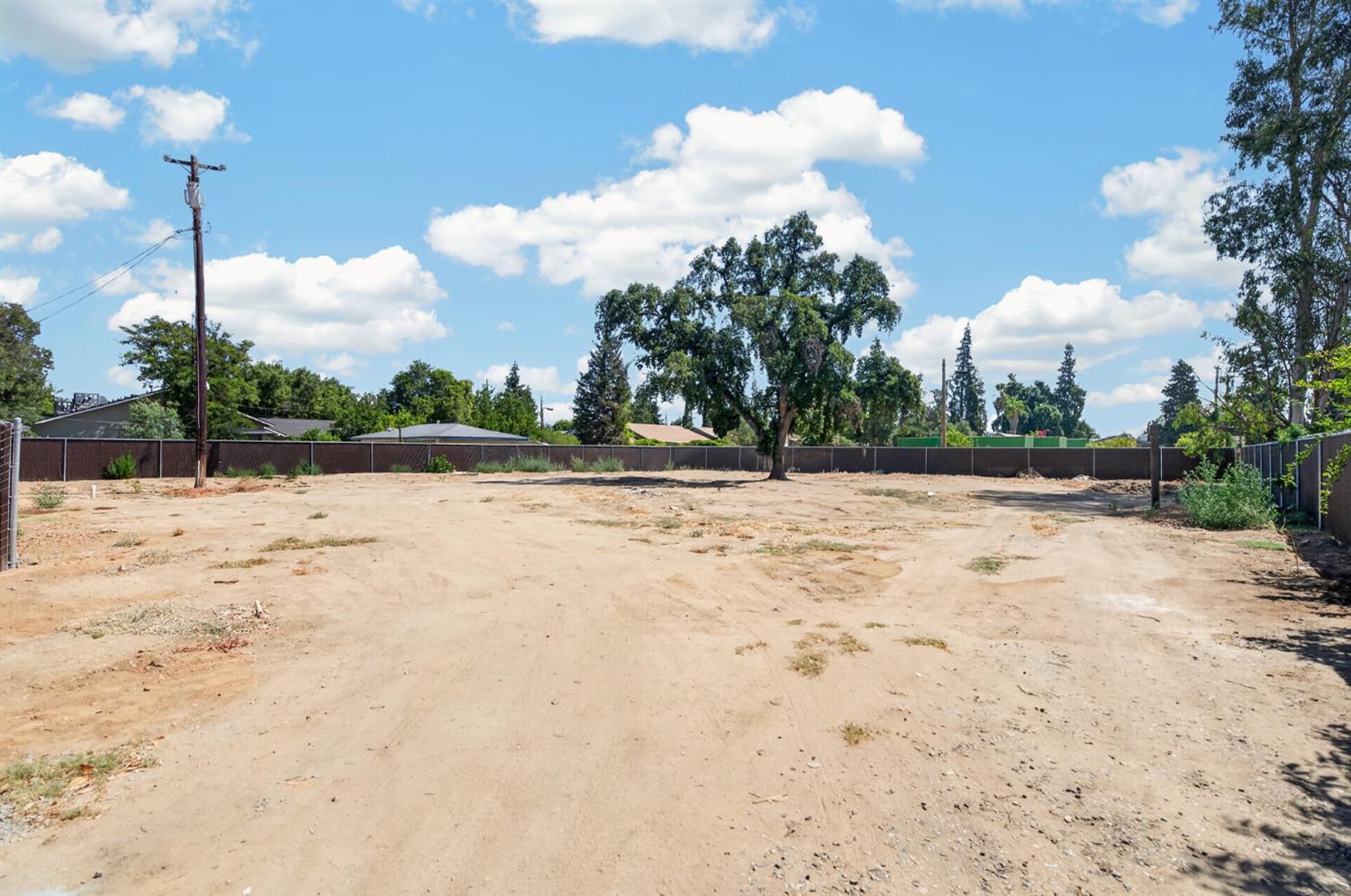 4832 N Fruit Ave, Fresno, CA 93705