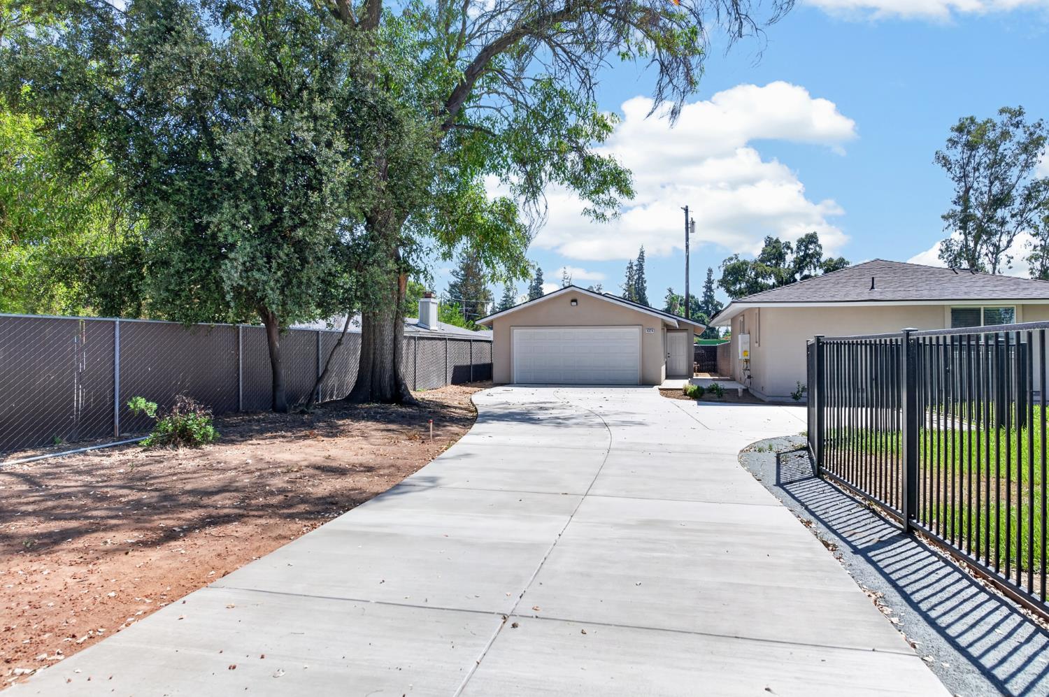 4832 N Fruit Ave, Fresno, CA 93705