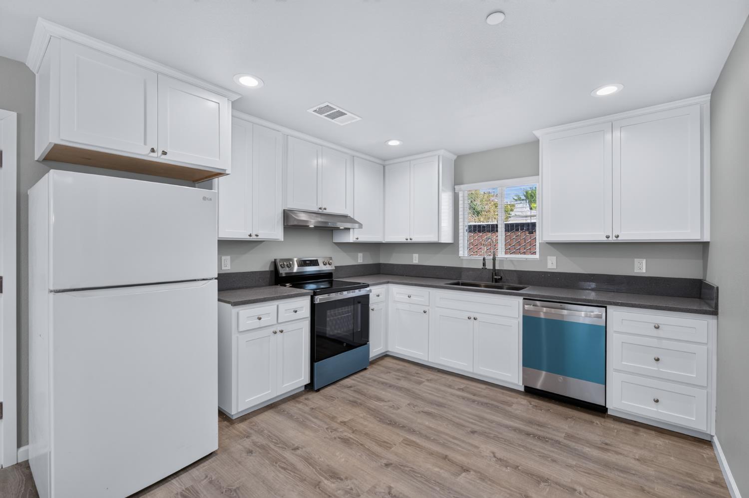4832 N Fruit Ave, Fresno, CA 93705