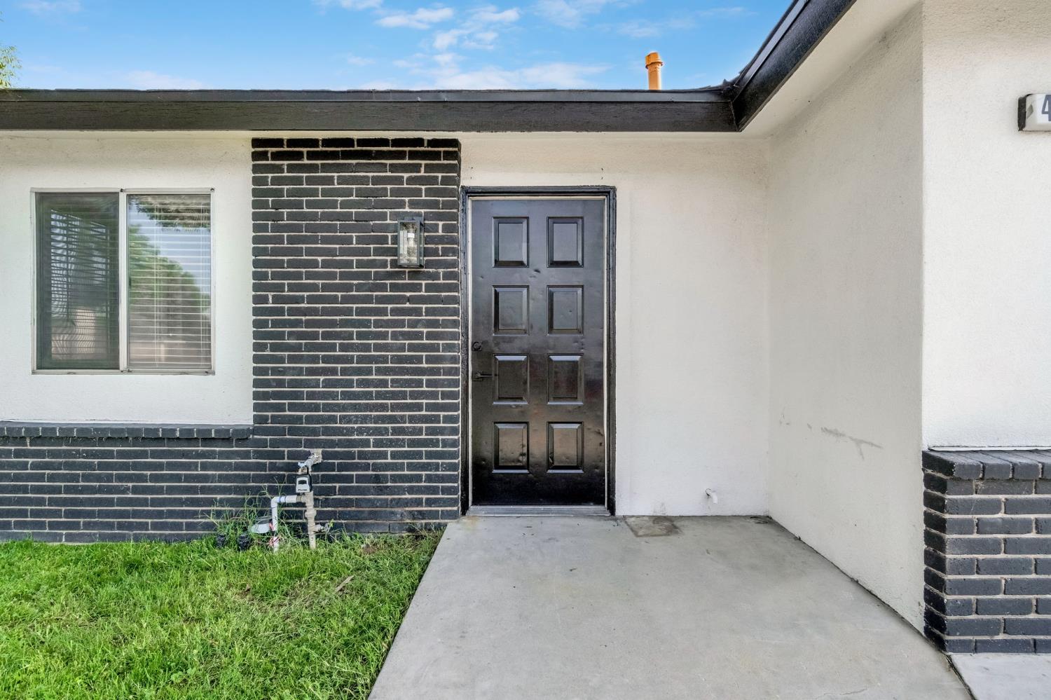 4194 N Cornelia Ave, Fresno, CA 93722