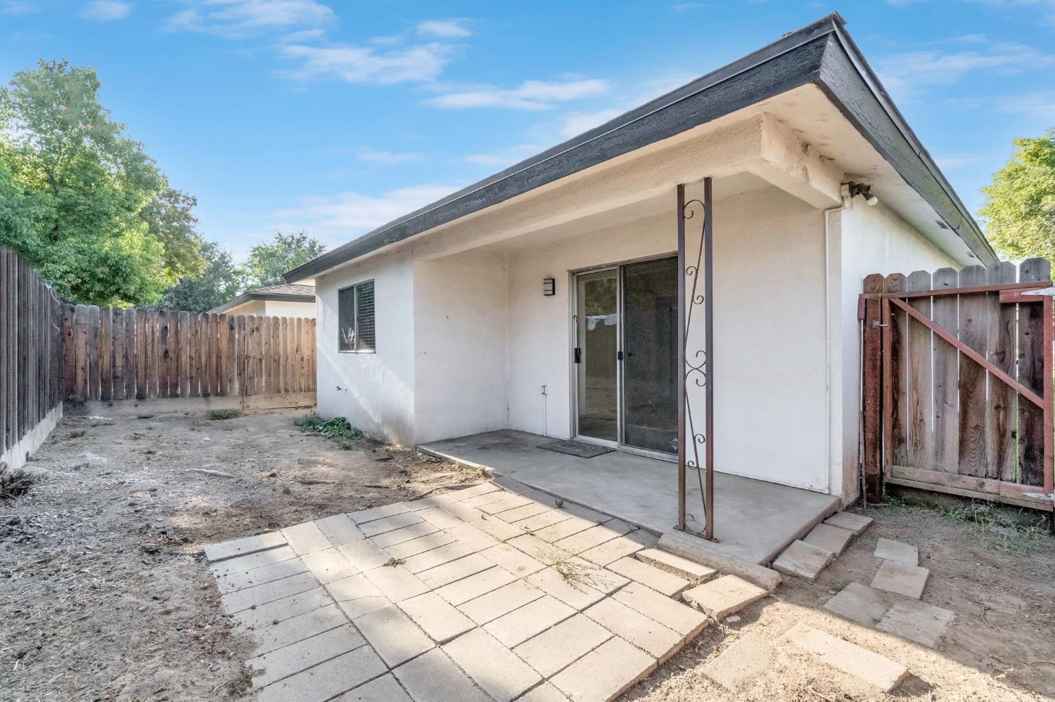 4194 N Cornelia Ave, Fresno, CA 93722