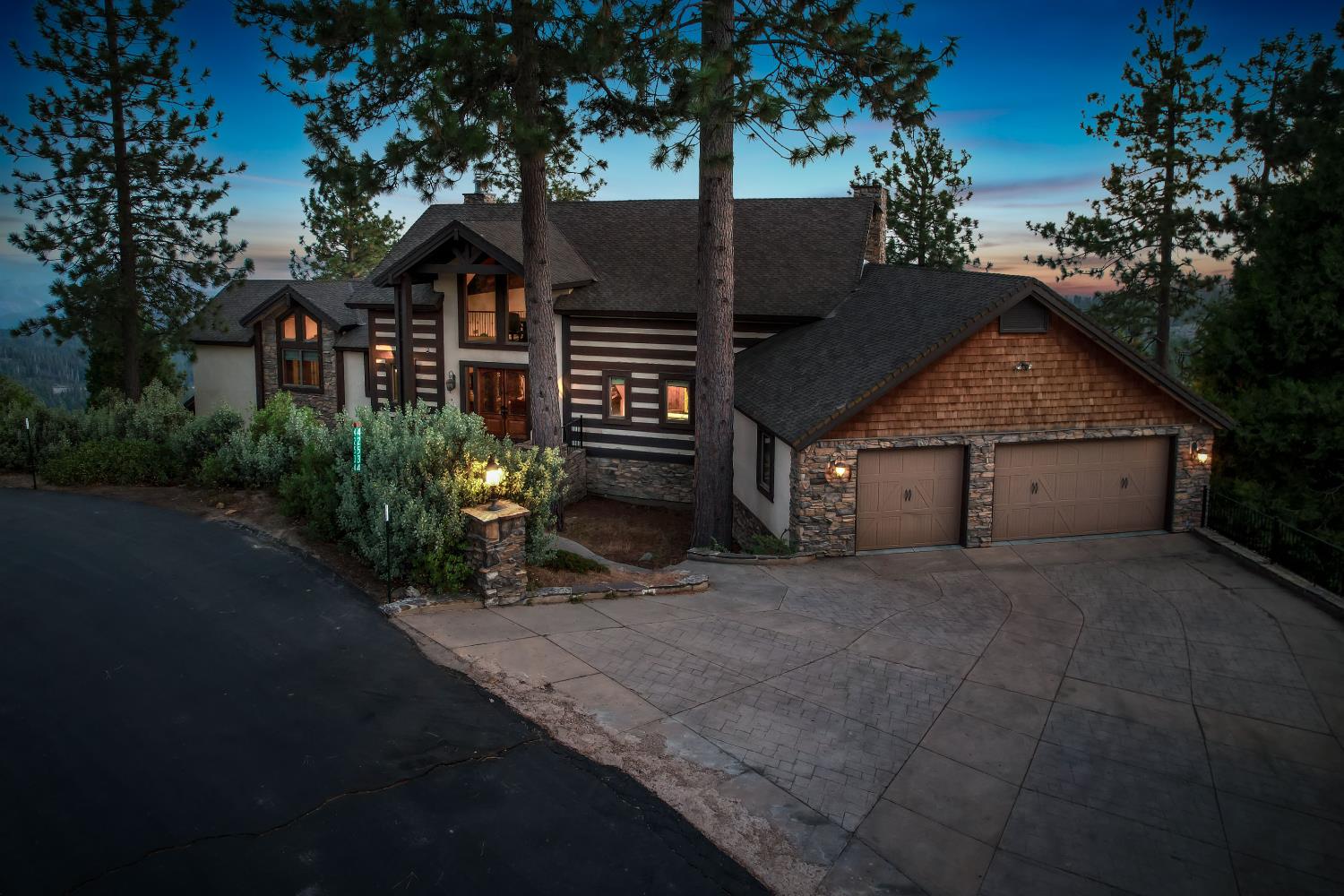 42534 Bretz Point Ln, Shaver Lake, CA 93664
