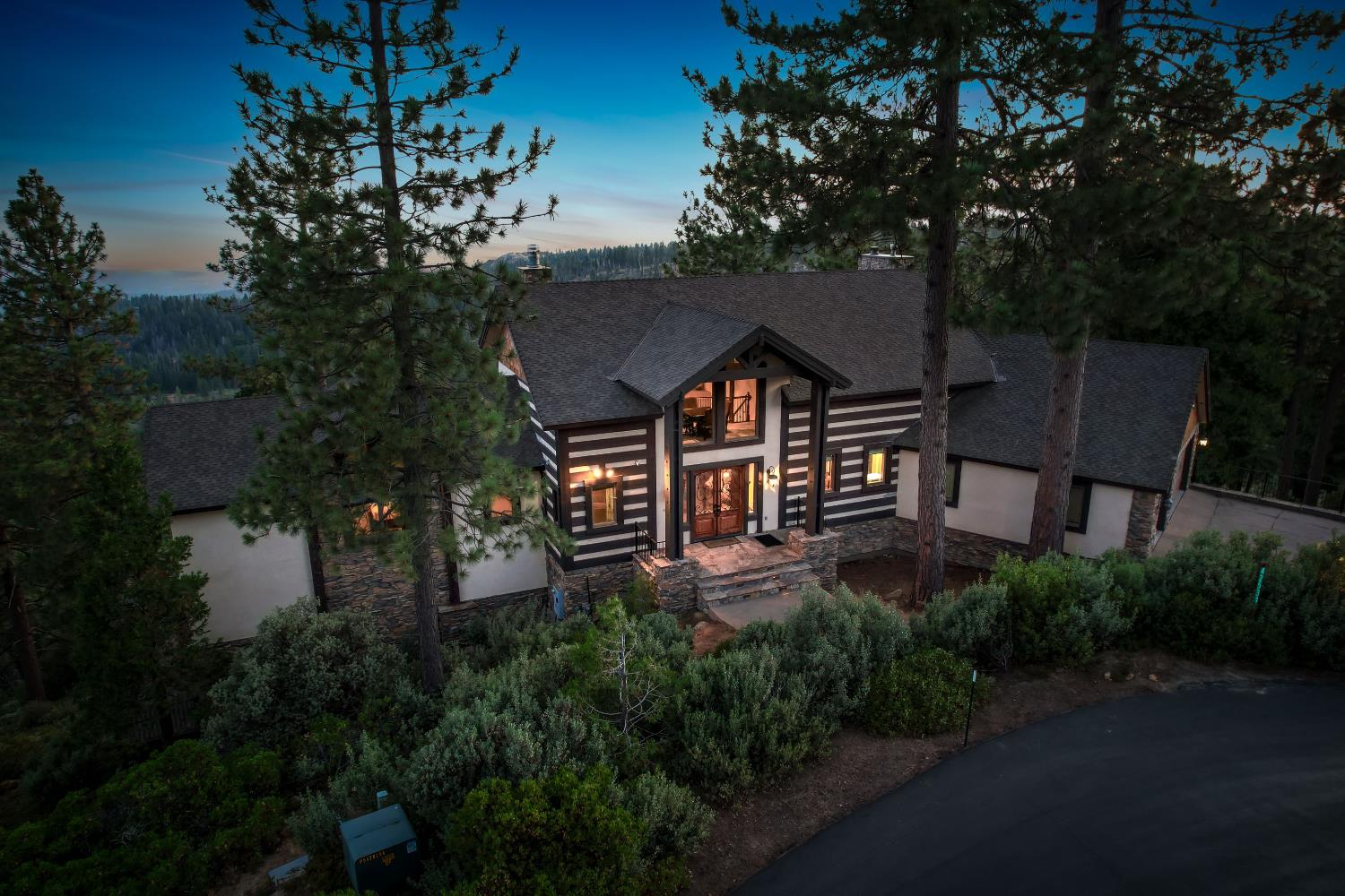 42534 Bretz Point Ln, Shaver Lake, CA 93664
