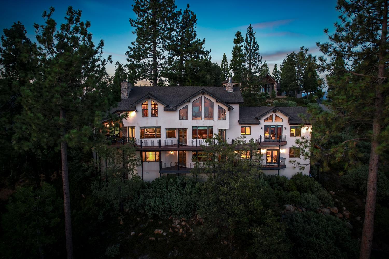 42534 Bretz Point Ln, Shaver Lake, CA 93664