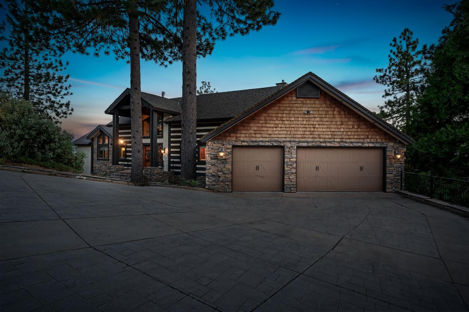 42534 Bretz Point Ln, Shaver Lake, CA 93664