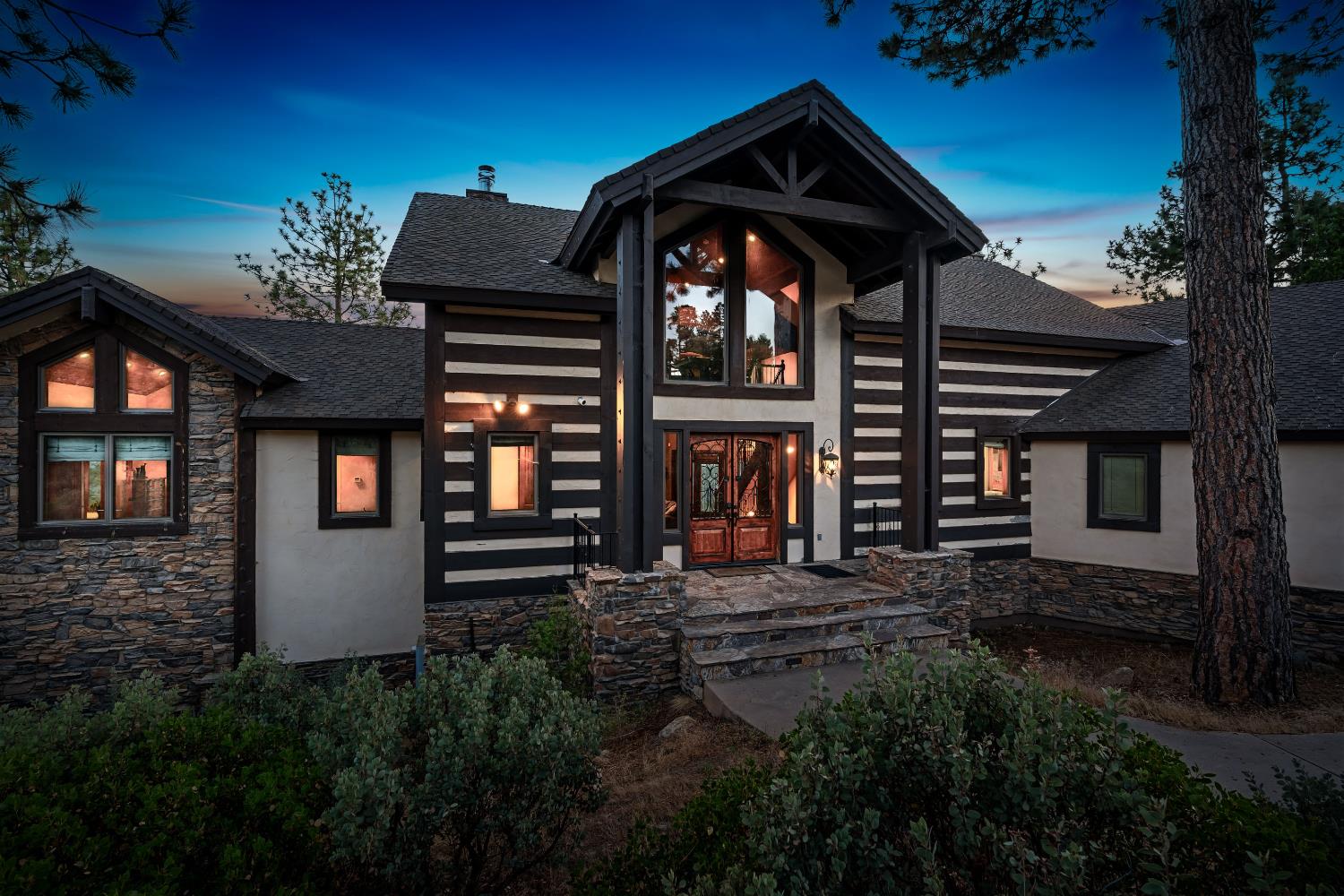 42534 Bretz Point Ln, Shaver Lake, CA 93664
