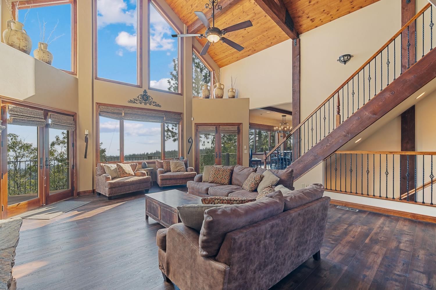 42534 Bretz Point Ln, Shaver Lake, CA 93664