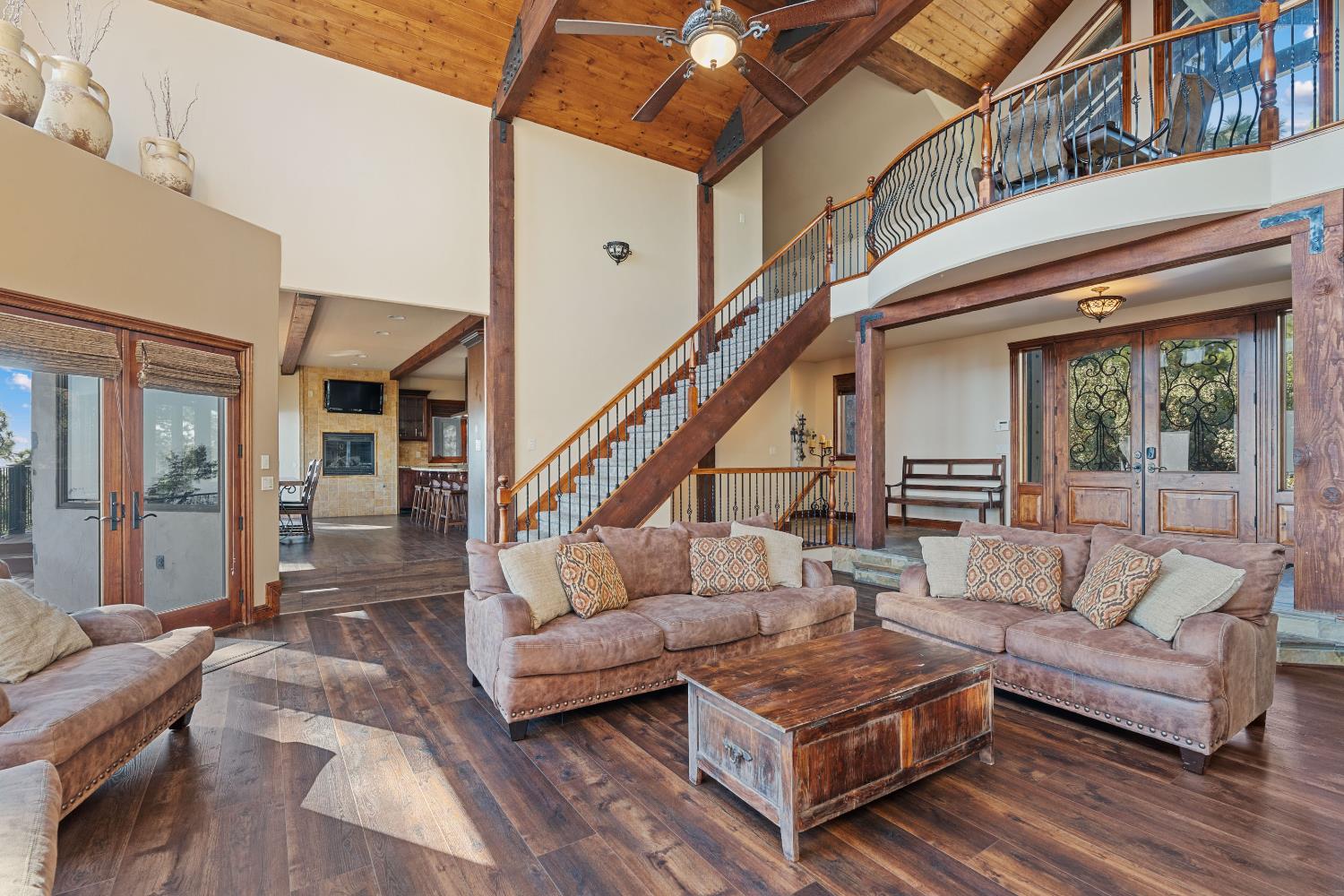 42534 Bretz Point Ln, Shaver Lake, CA 93664