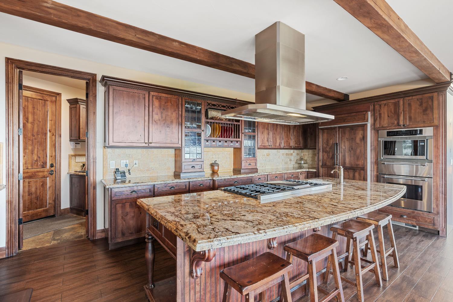 42534 Bretz Point Ln, Shaver Lake, CA 93664