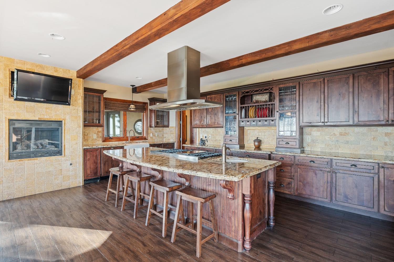 42534 Bretz Point Ln, Shaver Lake, CA 93664