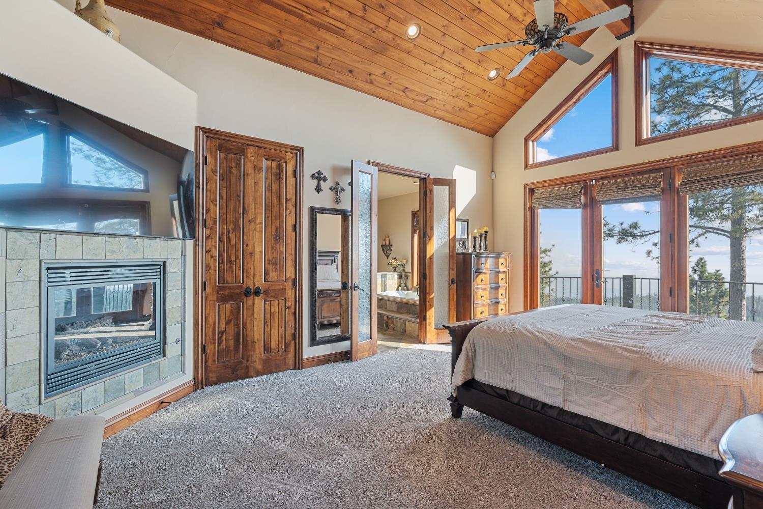 42534 Bretz Point Ln, Shaver Lake, CA 93664