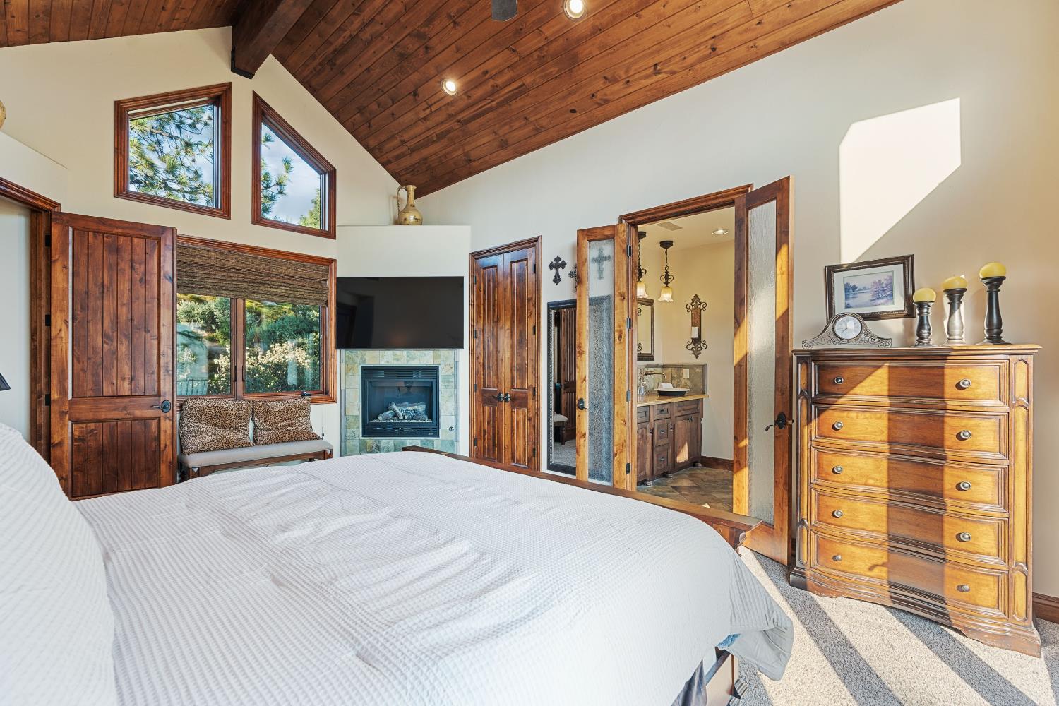 42534 Bretz Point Ln, Shaver Lake, CA 93664