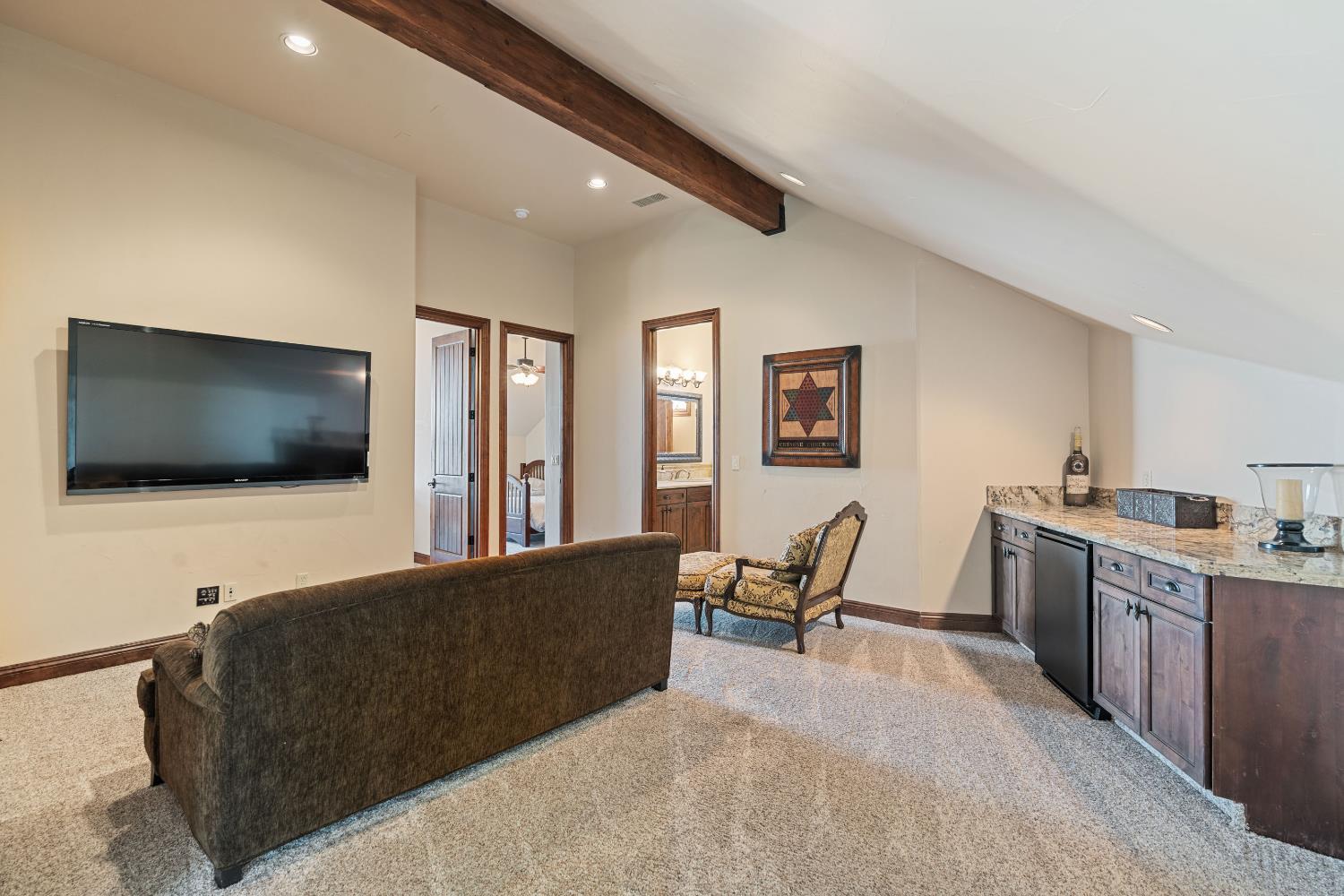 42534 Bretz Point Ln, Shaver Lake, CA 93664