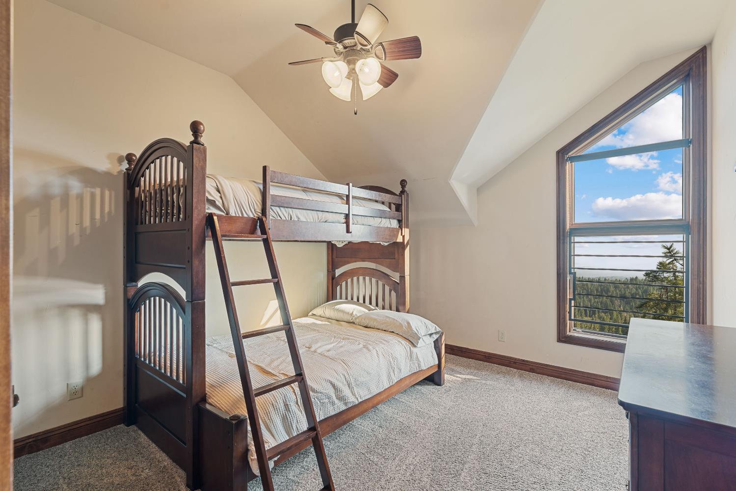 42534 Bretz Point Ln, Shaver Lake, CA 93664