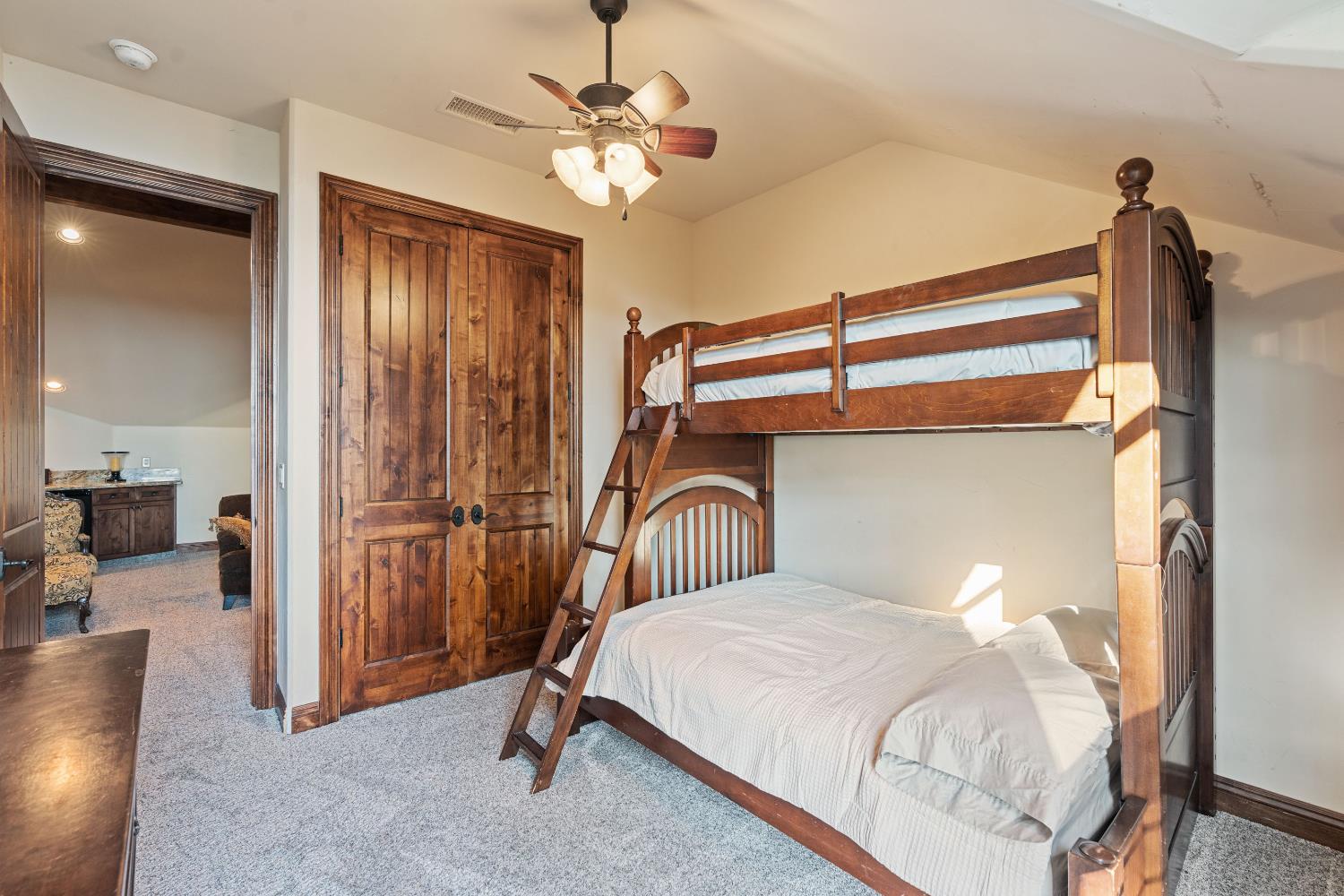 42534 Bretz Point Ln, Shaver Lake, CA 93664