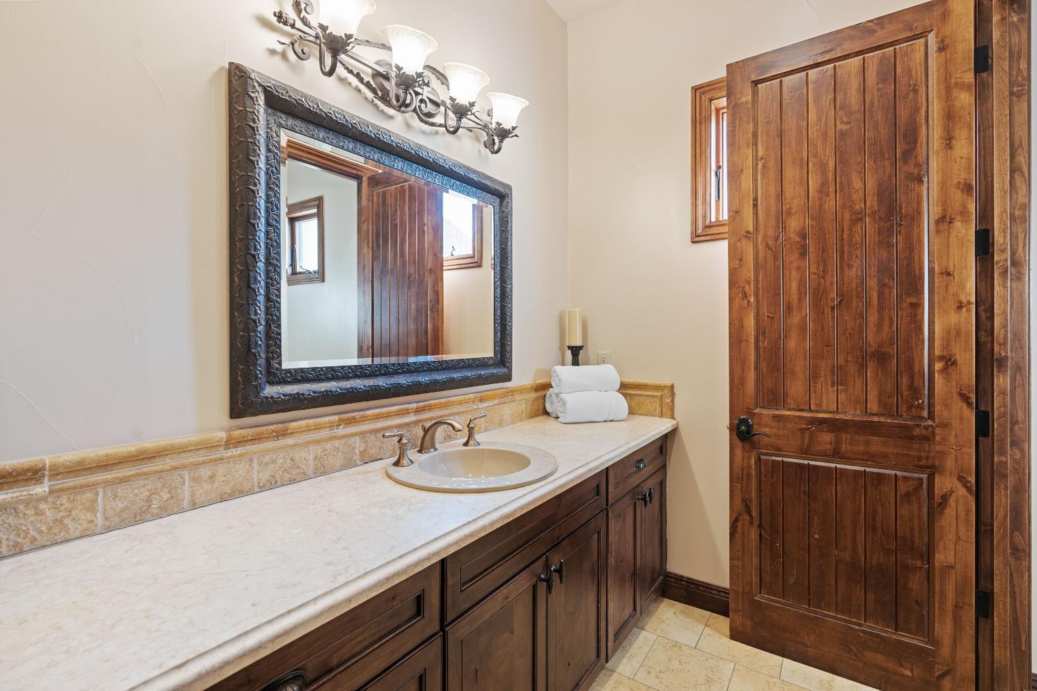 42534 Bretz Point Ln, Shaver Lake, CA 93664