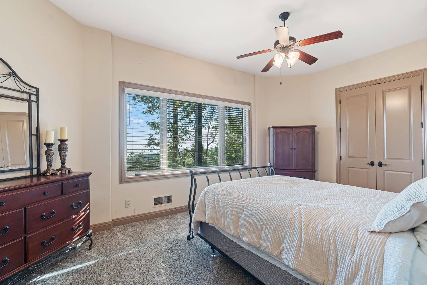 42534 Bretz Point Ln, Shaver Lake, CA 93664