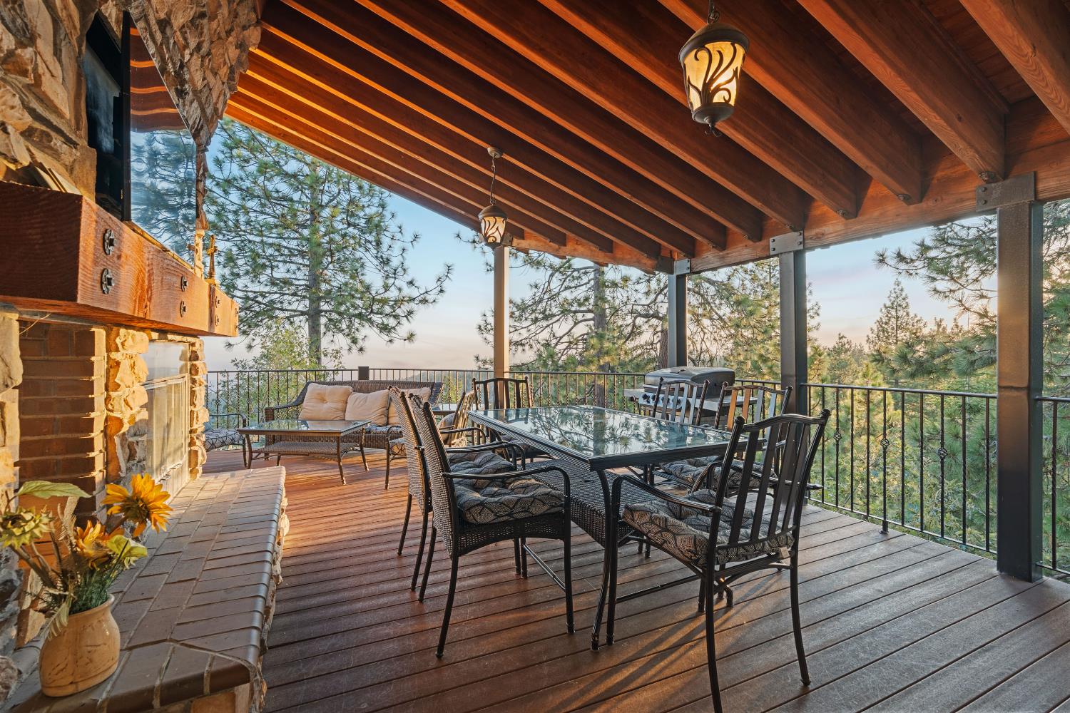 42534 Bretz Point Ln, Shaver Lake, CA 93664