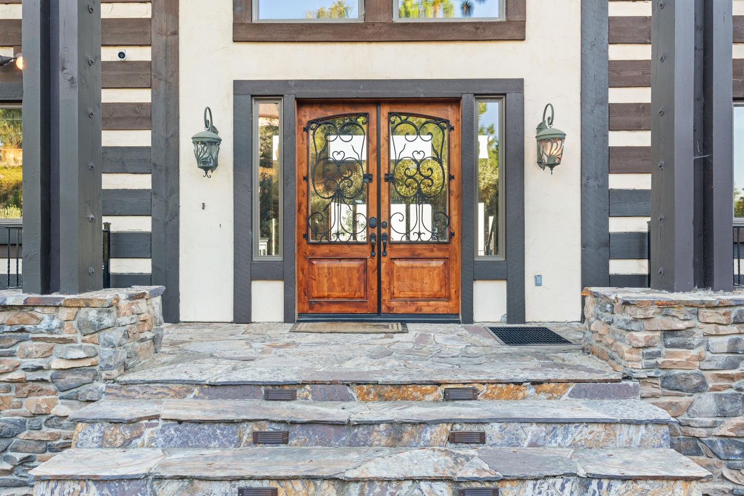 42534 Bretz Point Ln, Shaver Lake, CA 93664