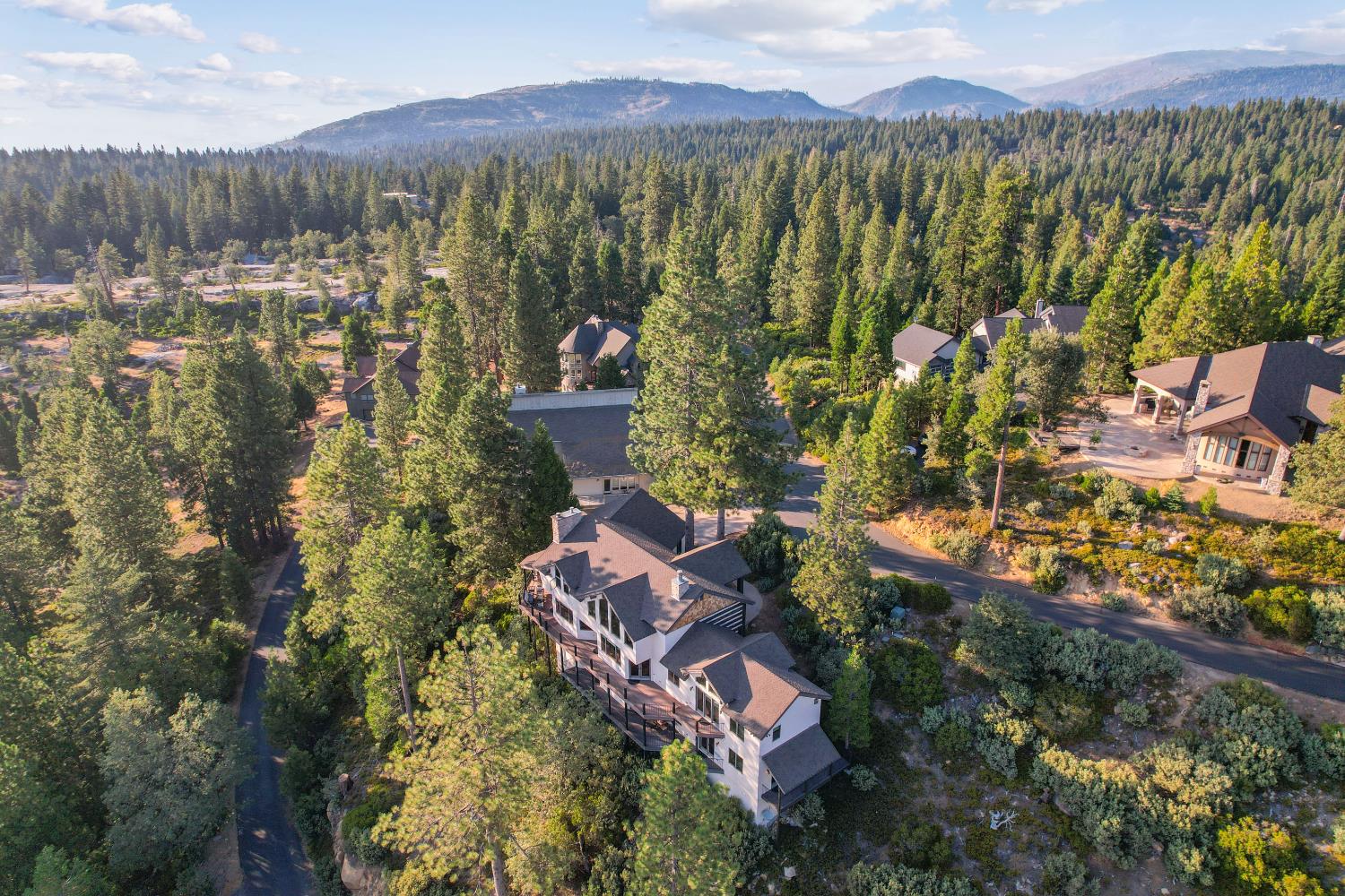 42534 Bretz Point Ln, Shaver Lake, CA 93664