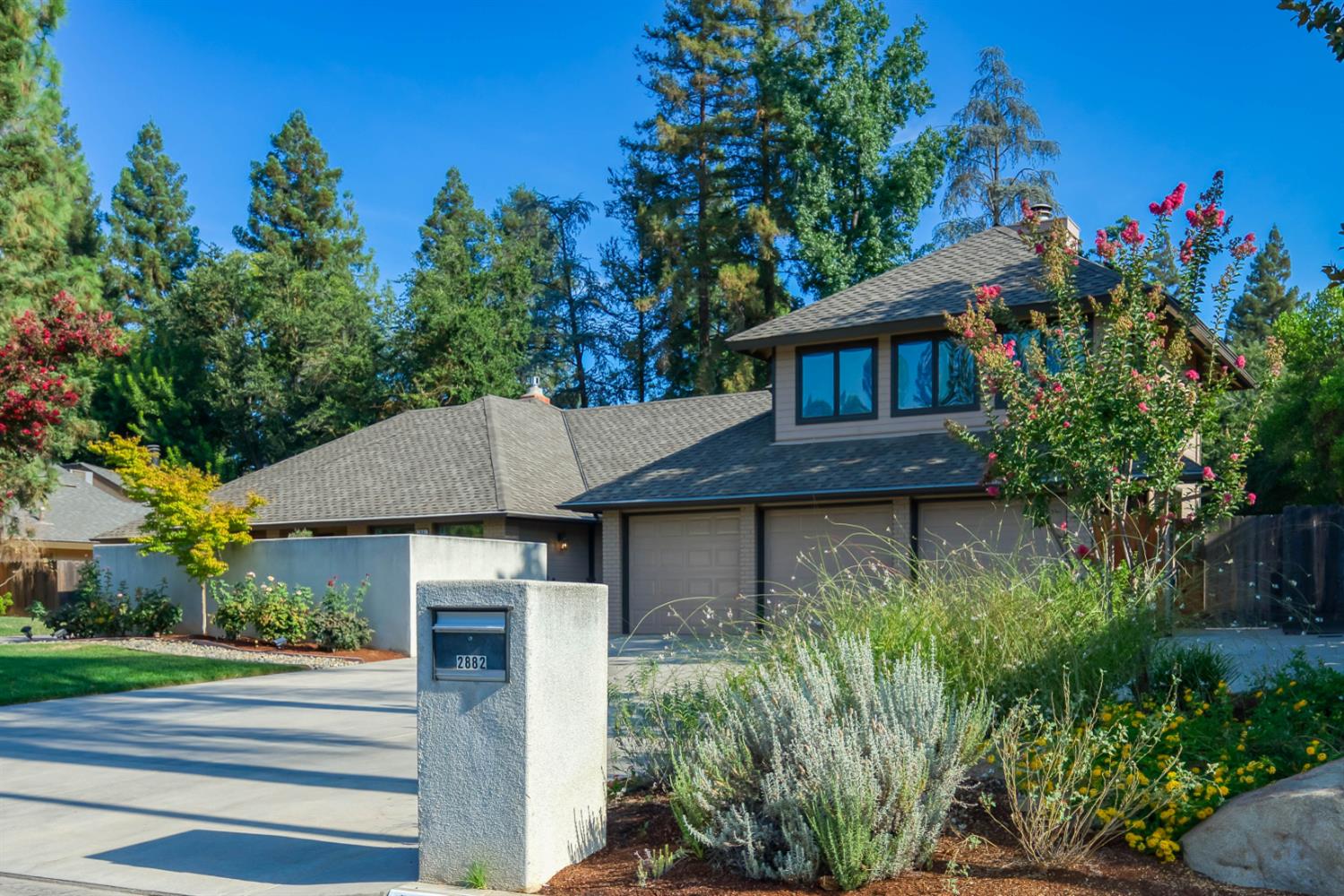 2882 Cromwell, Fresno, CA 93711