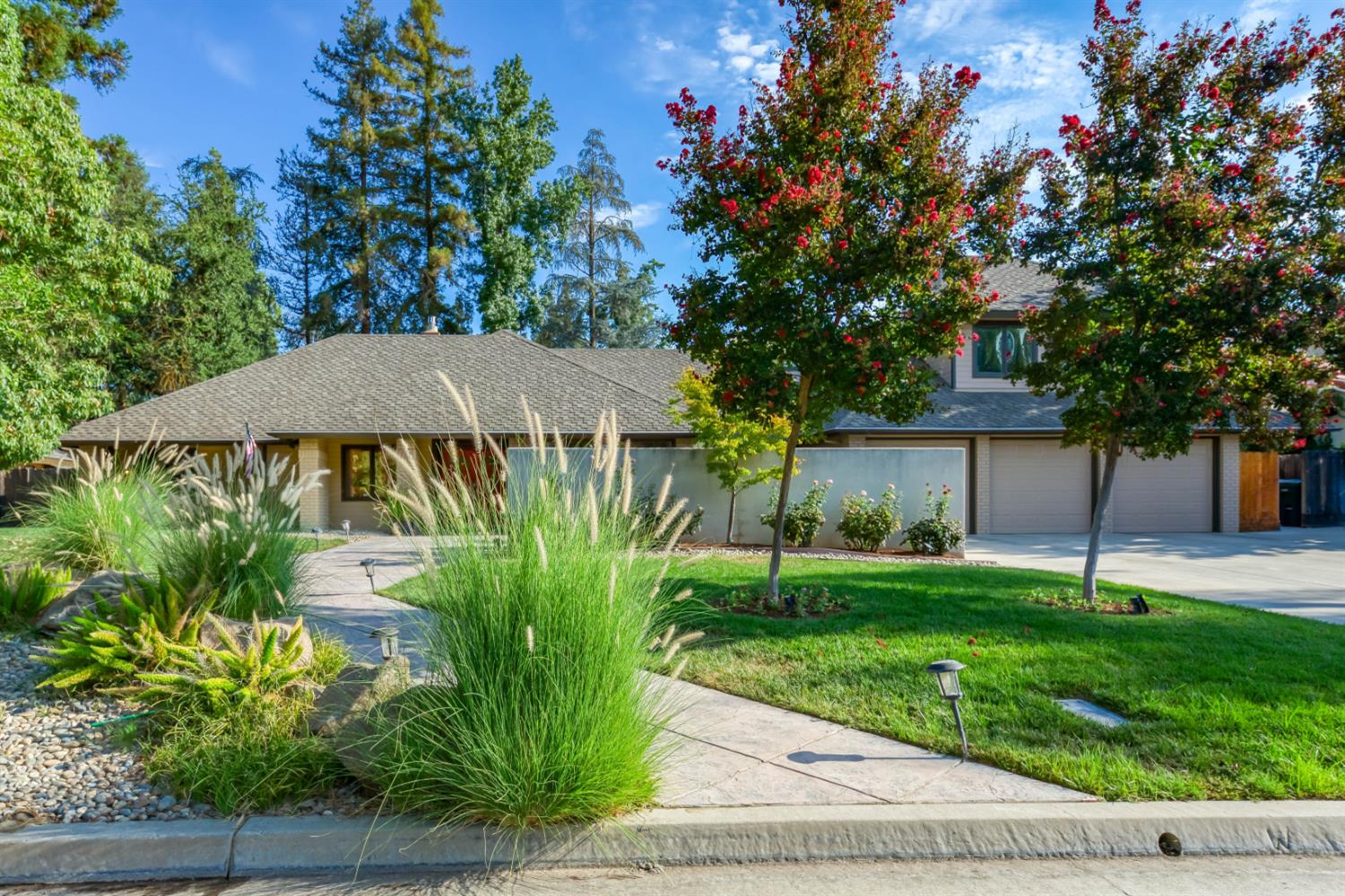 2882 Cromwell, Fresno, CA 93711