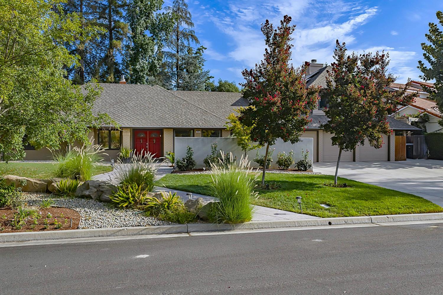 2882 Cromwell, Fresno, CA 93711
