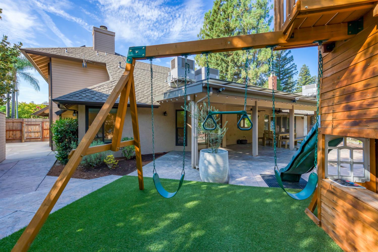 2882 Cromwell, Fresno, CA 93711