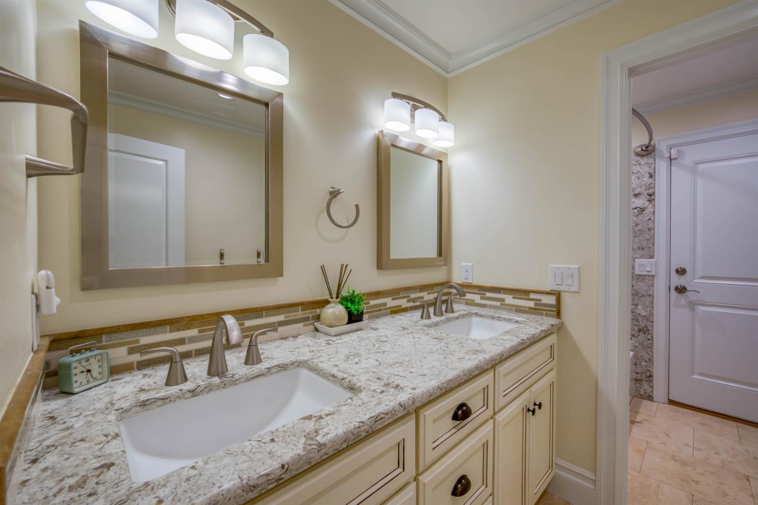 2882 Cromwell, Fresno, CA 93711