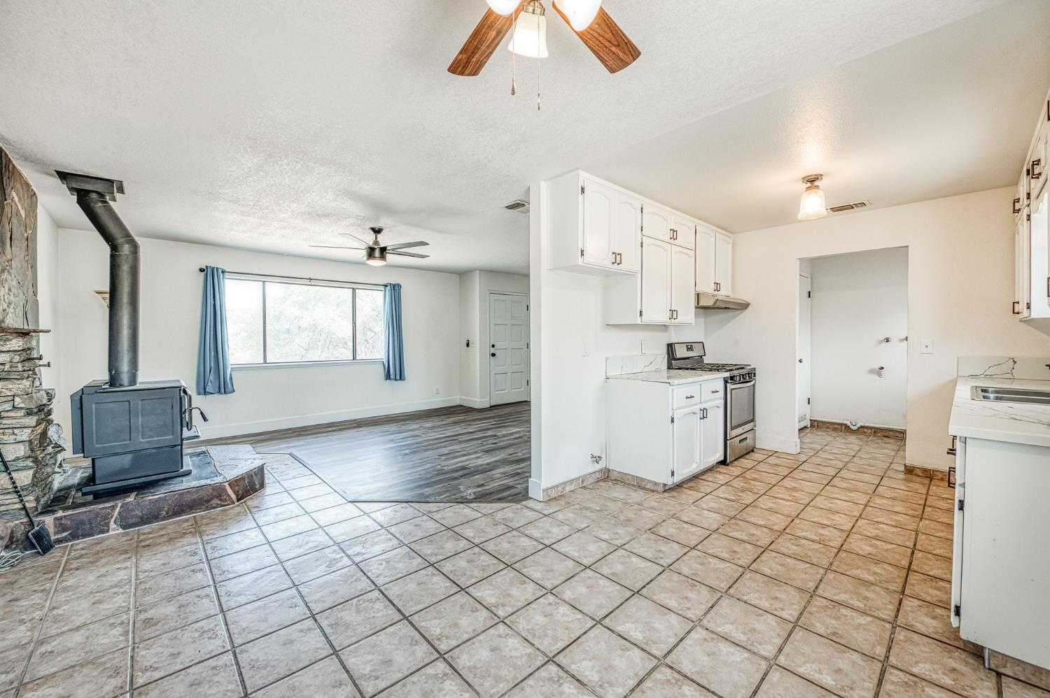 46592 Chukchansi Rd, Coarsegold, CA 93614