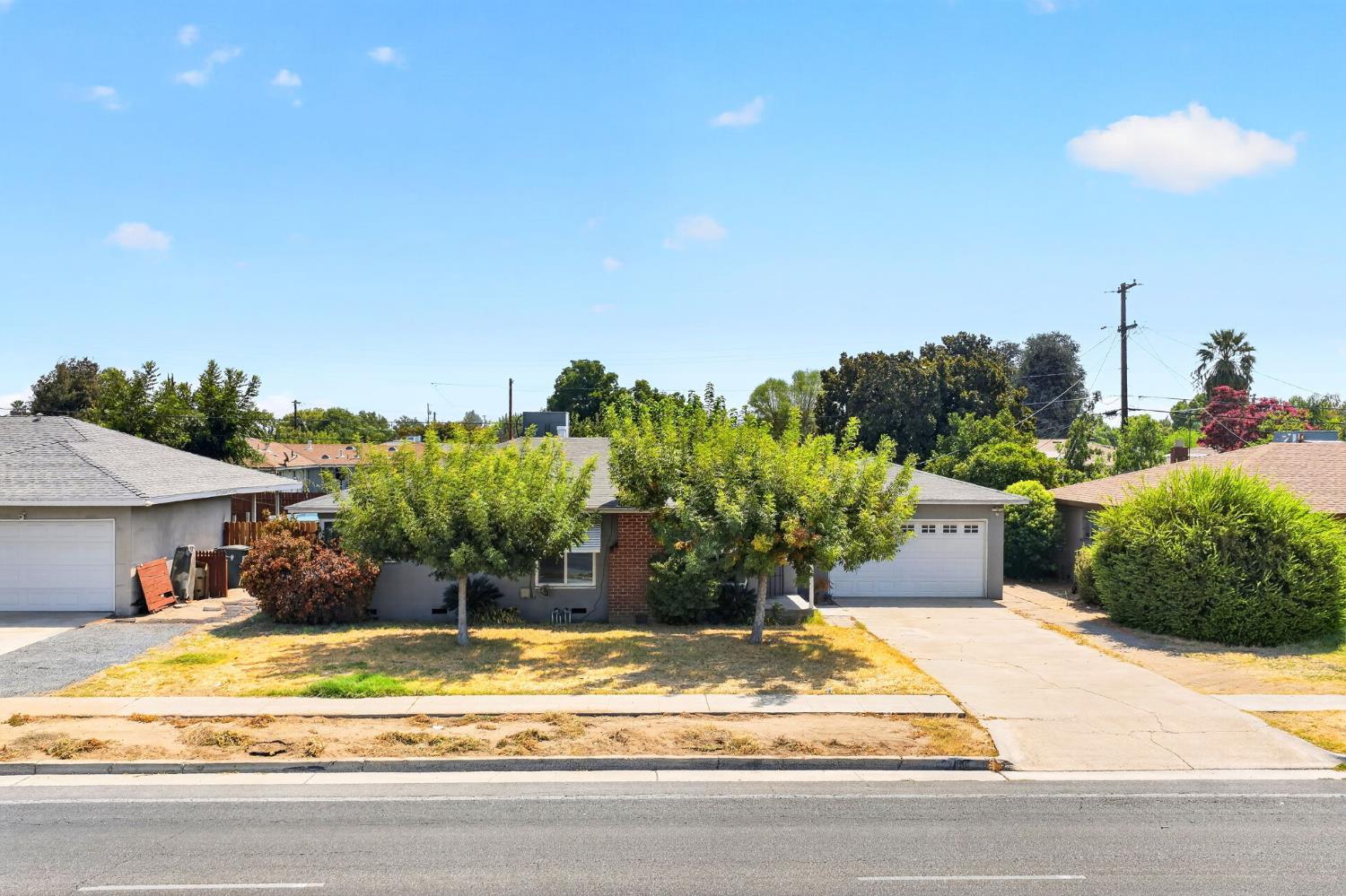 2906 N Cedar Ave, Fresno, CA 93703