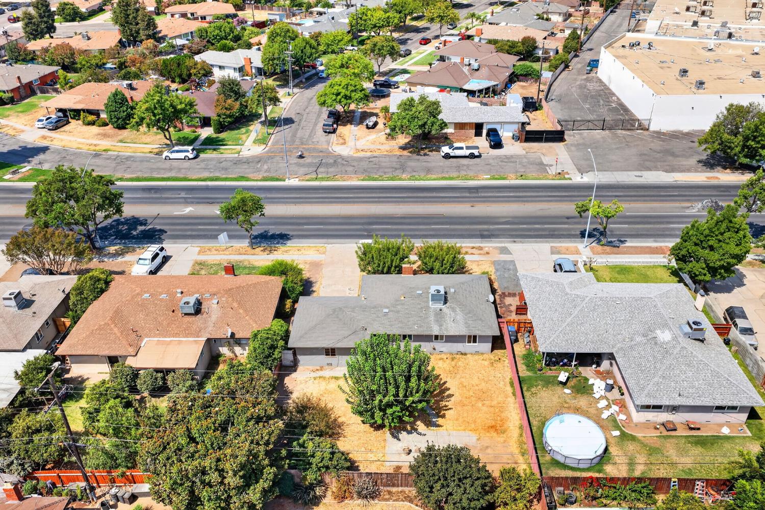2906 N Cedar Ave, Fresno, CA 93703
