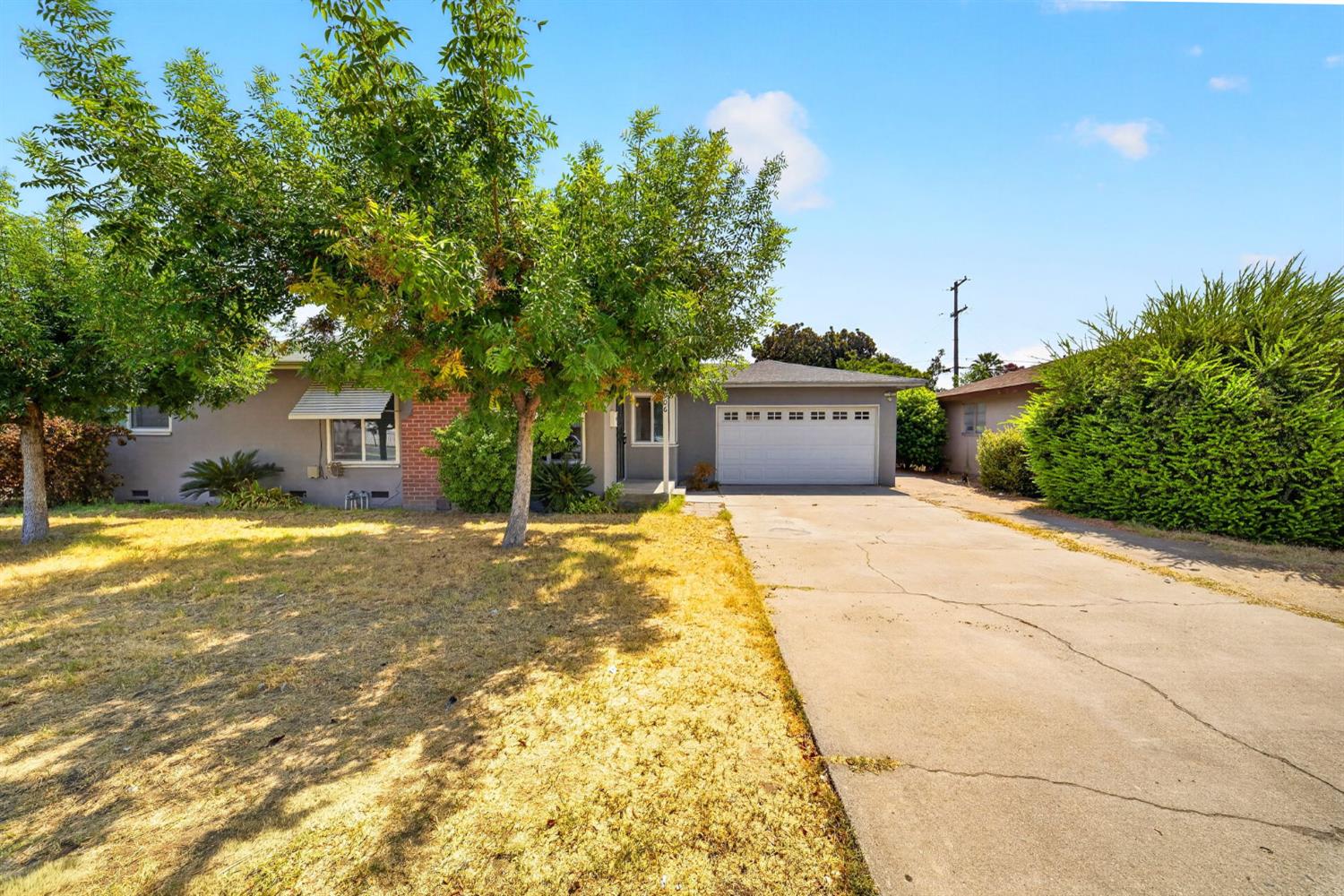 2906 N Cedar Ave, Fresno, CA 93703