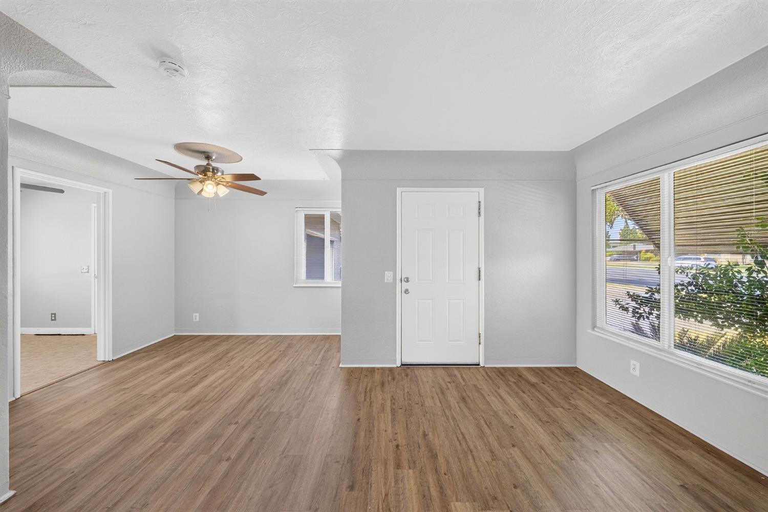 2906 N Cedar Ave, Fresno, CA 93703
