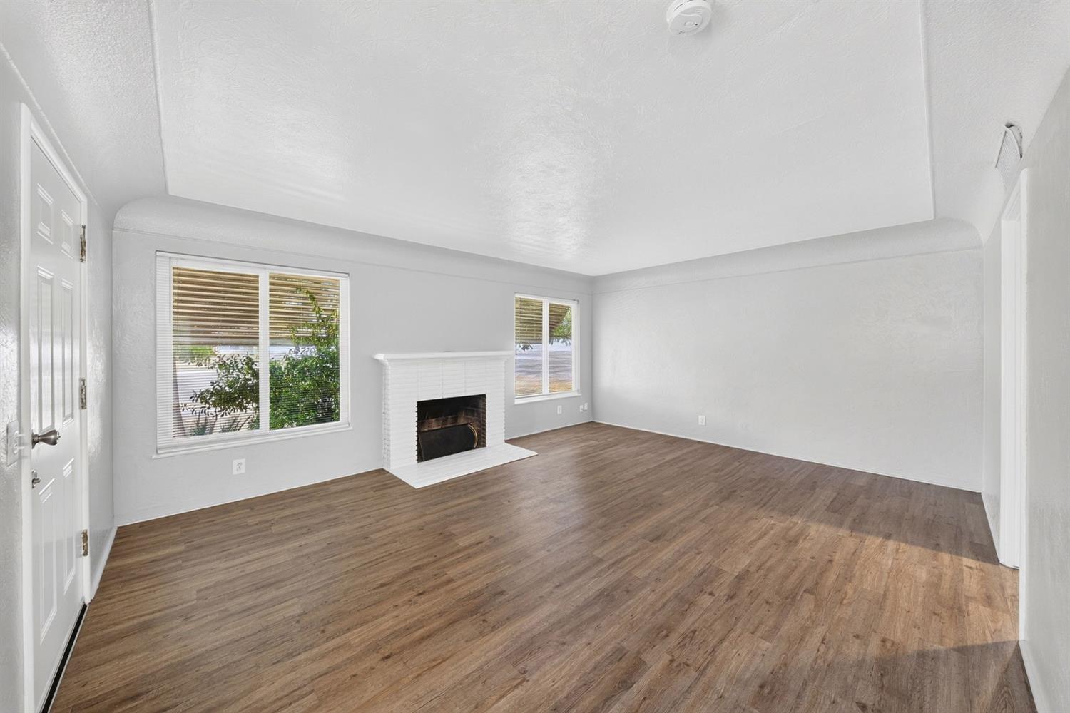2906 N Cedar Ave, Fresno, CA 93703