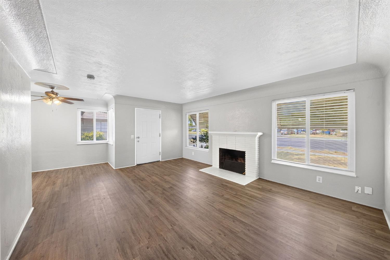 2906 N Cedar Ave, Fresno, CA 93703