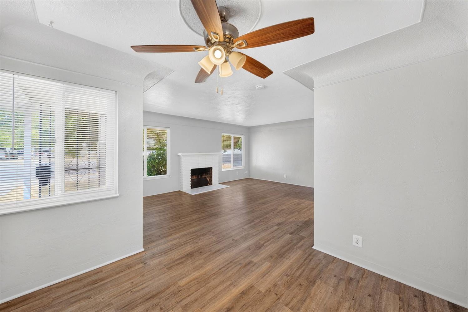 2906 N Cedar Ave, Fresno, CA 93703